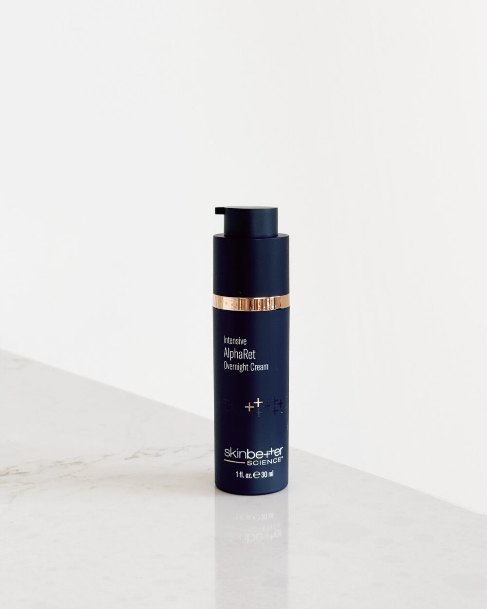 AlphaRet<span class="trademark" style="top:-0.4em!important">®</span> intensive overnight cream